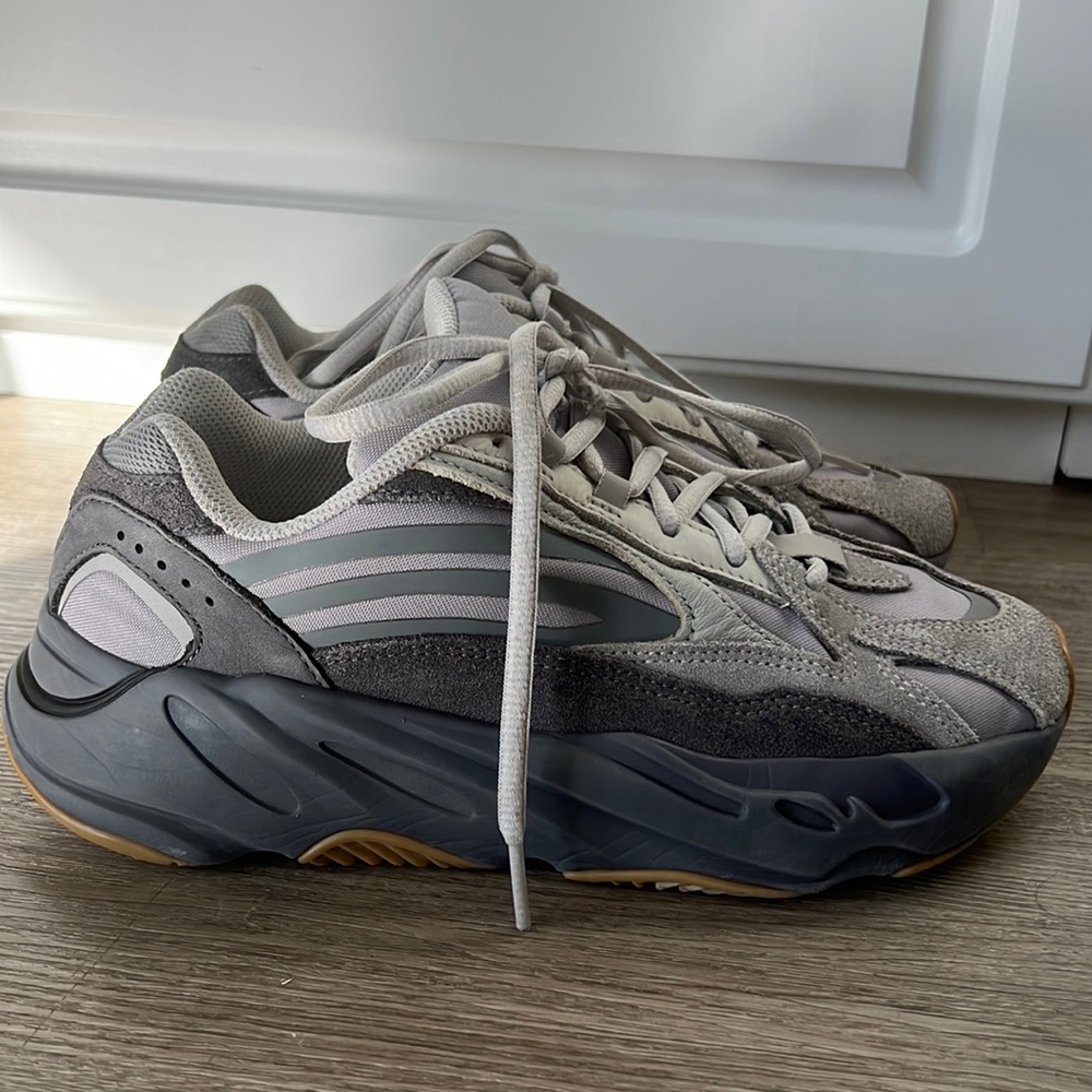 ADIDAS YEEZY BOOST TEPHRA 700 V2